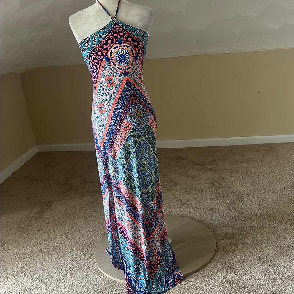 Elegant Blue and Pink Maxi Dress with Graceful Design